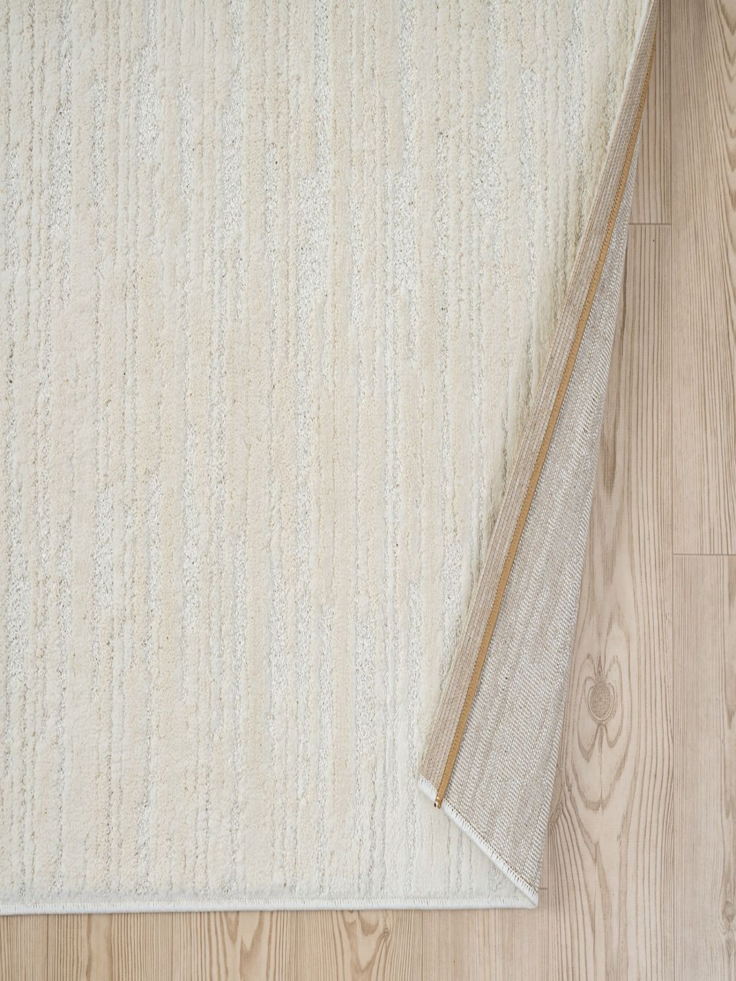 Liva – Kremowy dywan